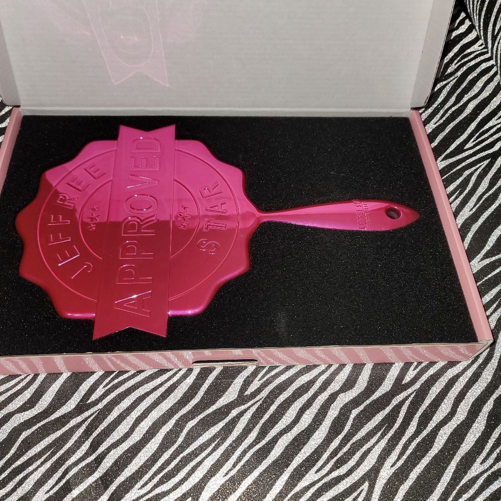 Jeffree star approved mirror